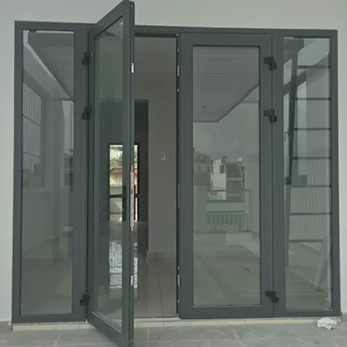 Cửa đi mở 2 cánh nhôm wisdom nhập khẩu