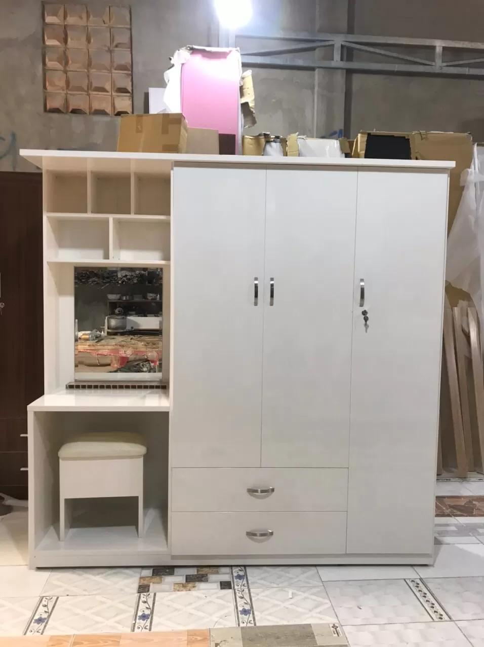 Tủ Nhựa Đài Loan 3 Cánh Kèm 1 Kệ Trang Trí